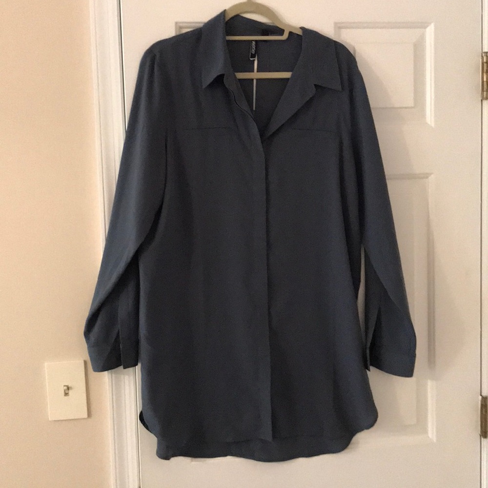 Long blue tunic